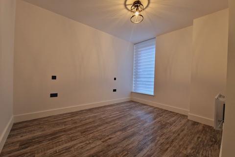 1 bedroom ground floor flat to rent, Clarence Street, Swindon SN1