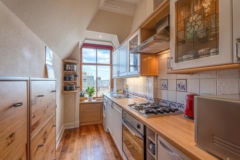 52a Cleveden Drive, Glasgow, G12 0NU