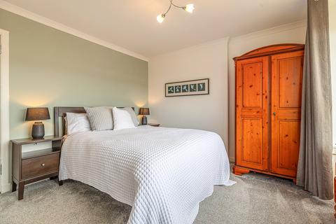 108 Randolph Drive, Clarkston, Glasgow, G76 8AP