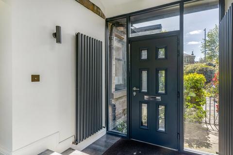 330a Albert Drive, Glasgow, G41 5HH