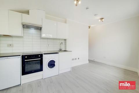 Studio to rent, North End Road, London