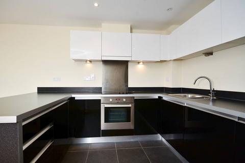 2 bedroom flat to rent, The Bars, Guildford, GU1