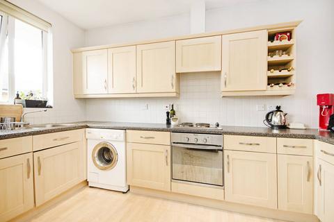 1 bedroom flat to rent, Holly Street, Dalston, London, E8