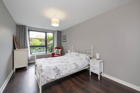 1 bedroom flat for sale, Avershaw House, 1 Chartfield Avenue, London