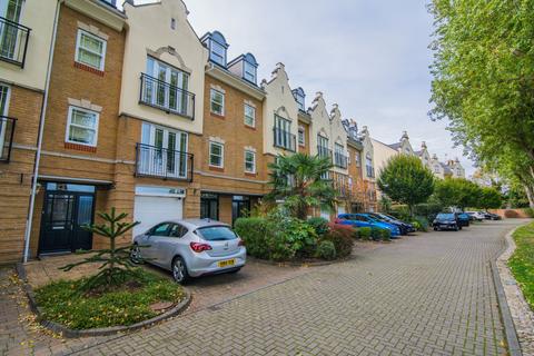 5 bedroom house for sale, Barker Close, Richmond