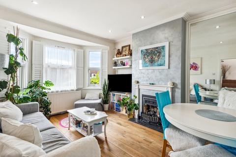 2 bedroom flat for sale, Popham Gardens, Lower Richmond Road, Richmond, Surrey