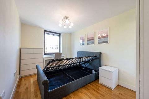 2 bedroom flat to rent, High Street, Sutton, SM1