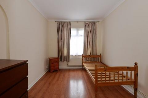 2 bedroom detached house for sale, Bacon Lane, Edgware