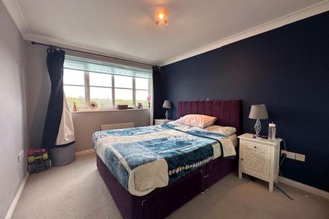 2 bedroom property for sale, Great North Way, London