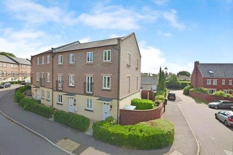 4 bedroom end of terrace house for sale, Fleming Way, St Leonards, Exeter