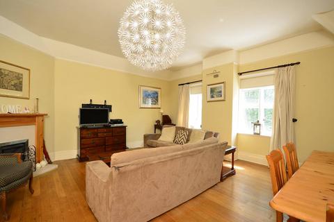 3 bedroom maisonette to rent, Sandy Lane, Woking, GU22