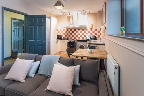 3 bedroom apartment to rent, Pennsylvania Road, Exeter