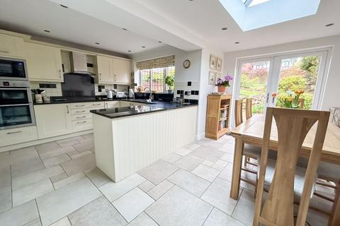 4 bedroom detached house for sale, Chestnut Close, Streetly, Sutton Coldfield, B74 3EF
