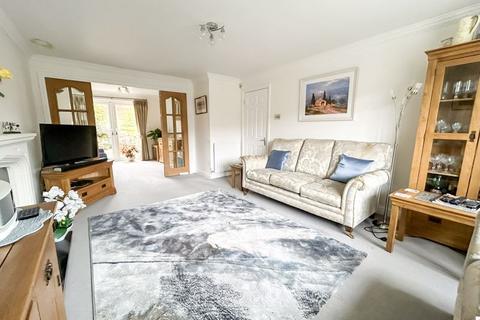 2 Chestnut Close, Streetly, Sutton Coldfield, B74 3EF