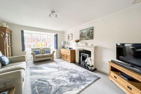 2 Chestnut Close, Streetly, Sutton Coldfield, B74 3EF