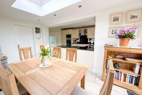 2 Chestnut Close, Streetly, Sutton Coldfield, B74 3EF