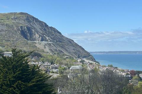 Preswylfa Alexandra Park, Penmaenmawr, LL34 6YH