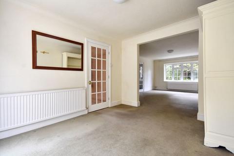 3 bedroom detached house for sale, Oxenden Road, Farnham