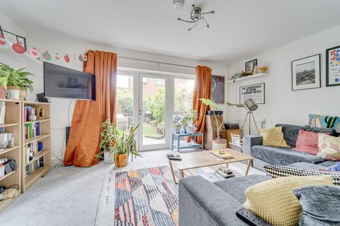 3 bedroom apartment for sale, Bemerton Street, Islington, London, N1
