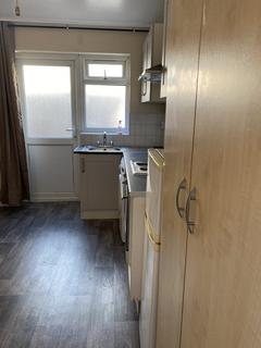 1 bedroom ground floor flat to rent, Hartington Road, Southall