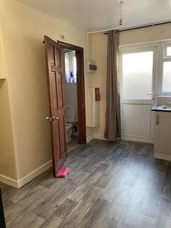 1 bedroom ground floor flat to rent, Hartington Road, Southall