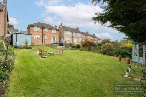18 Ellenbridge Way, South Croydon, CR2 0EU