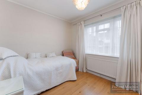 18 Ellenbridge Way, South Croydon, CR2 0EU