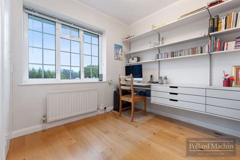 18 Ellenbridge Way, South Croydon, CR2 0EU