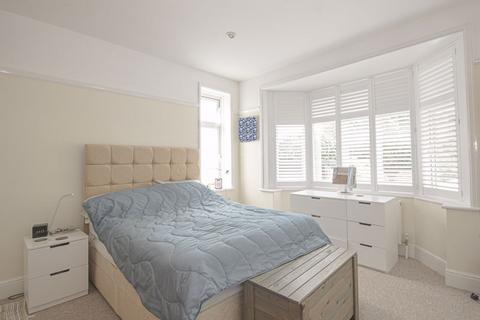 10 Saltern Road, Paignton, TQ4 6NT