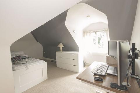 10 Saltern Road, Paignton, TQ4 6NT