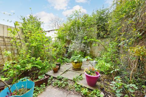 3 bedroom mews for sale, Louisa Close, London E9