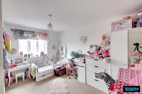 3 Falcon Drive, Trowbridge, BA14 7GE