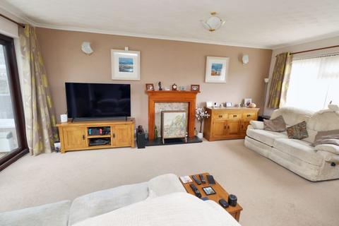 53 Birch Avenue, Great Bentley, Colchester, CO7 8LR