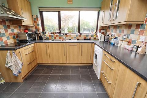 53 Birch Avenue, Great Bentley, Colchester, CO7 8LR