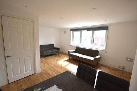 3 bedroom apartment to rent, Oxford Road, London
