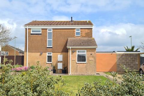3 bedroom detached house for sale, Trent Way, Lee-On-The-Solent, PO13
