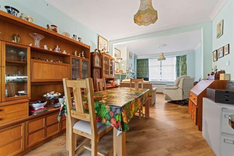 133 Bridgewood Road, Worcester Park, KT4 8XT