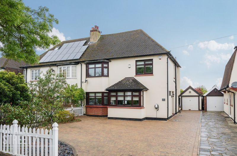 Haynes Road, Hornchurch, RM11 4 bed semidetached house for sale £800,000