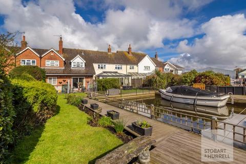 3 bedroom terraced house for sale, The Rhond, Norwich NR12