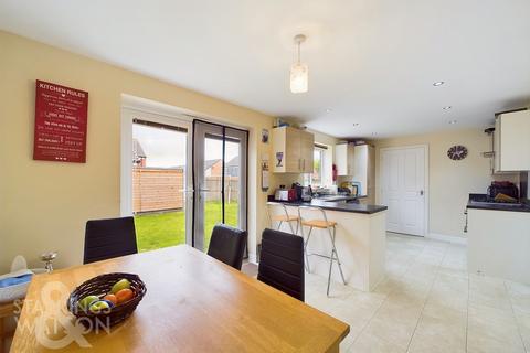 4 bedroom detached house for sale, Reeve Way, Wymondham