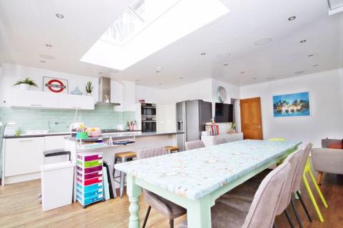 5 bedroom terraced house for sale, Keats Way, Greenford