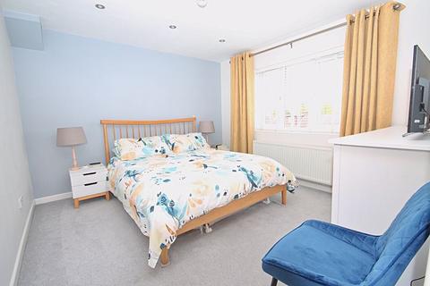 5 bedroom terraced house for sale, Keats Way, Greenford