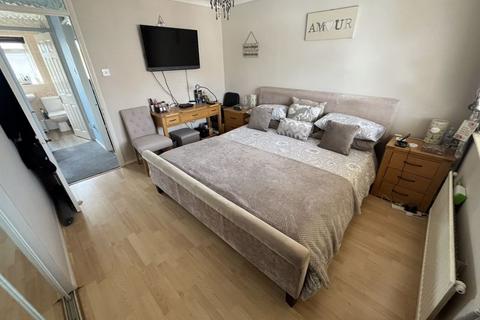 6 Wendover Close, Hayes, UB4 9RQ