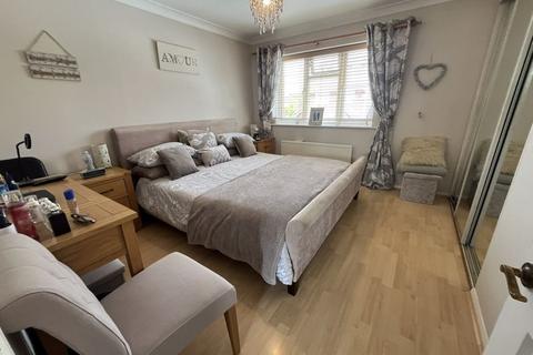 6 Wendover Close, Hayes, UB4 9RQ