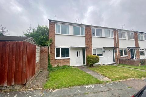 3 bedroom end of terrace house to rent, Derwent Close, CB1