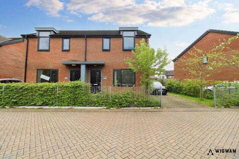 3 bedroom semi-detached house for sale, Petersham Close, Hull, HU8