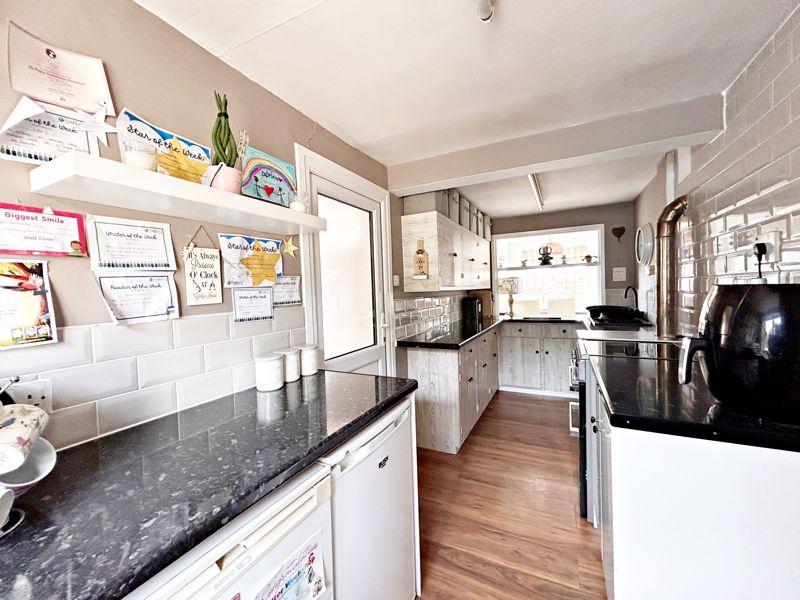 Roxley House: Worcestershire Equestrian Estate with Views 13