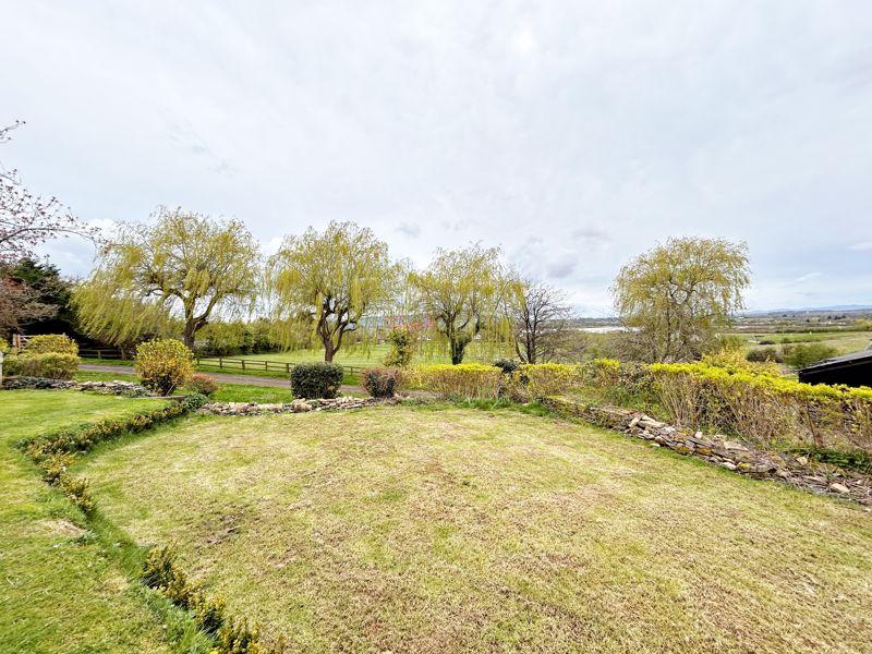 Roxley House: Worcestershire Equestrian Estate with Views 6