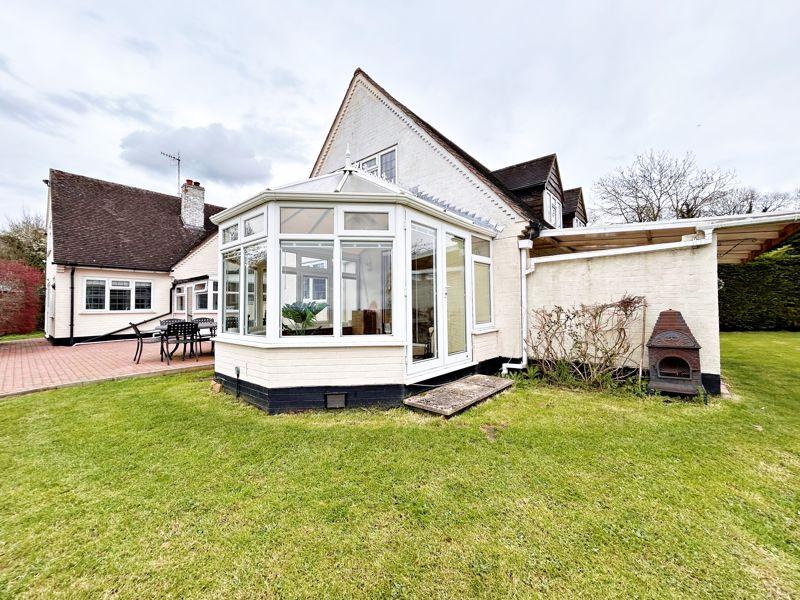 Roxley House: Worcestershire Equestrian Estate with Views 9