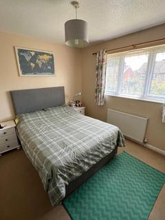 2 bedroom semi-detached house to rent, Netley